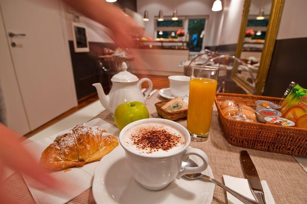 All'orologio Couette-café 3*